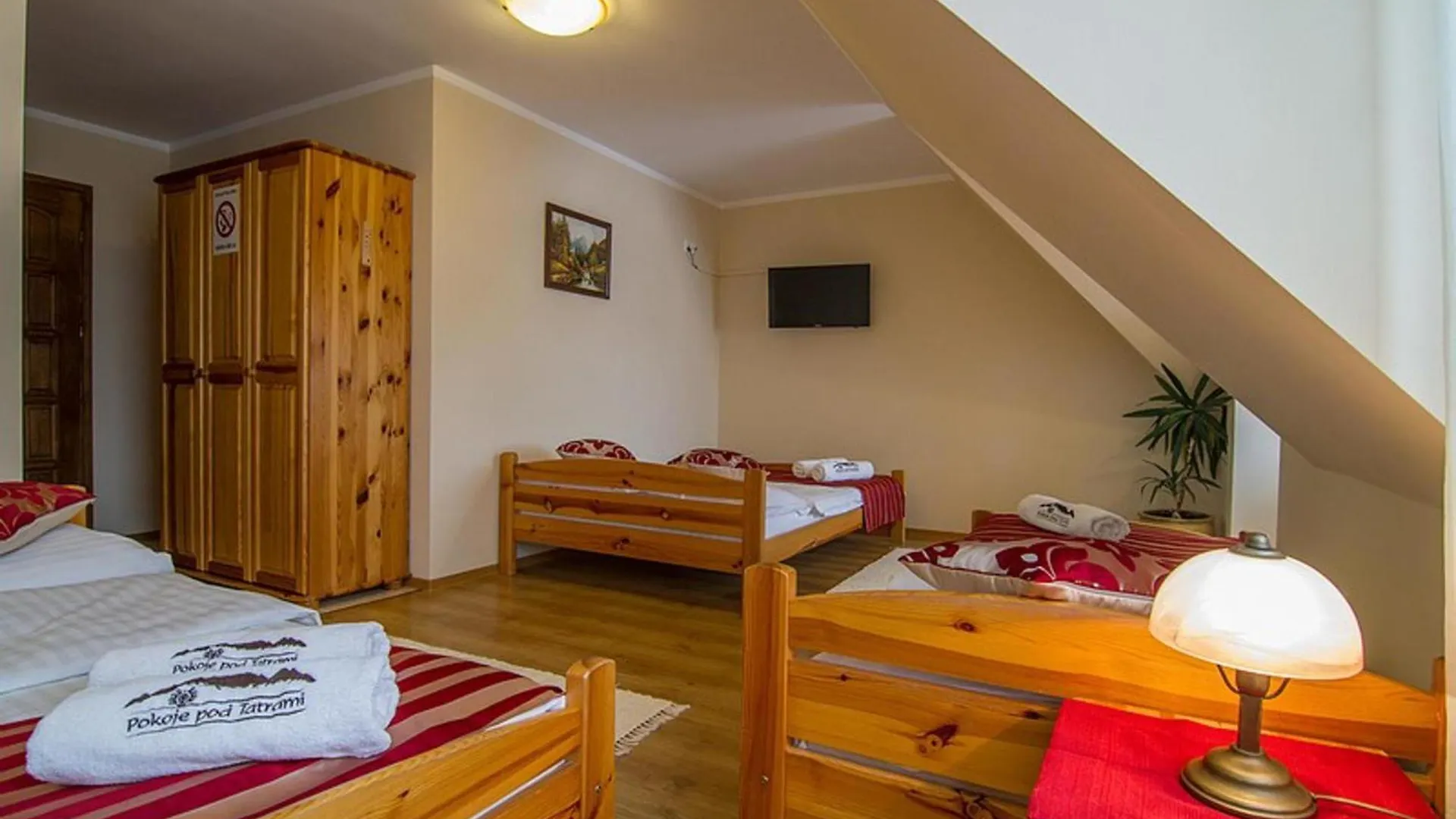 Pokoje Pod Tatrami & Apartament Biały Dunajec 0*,